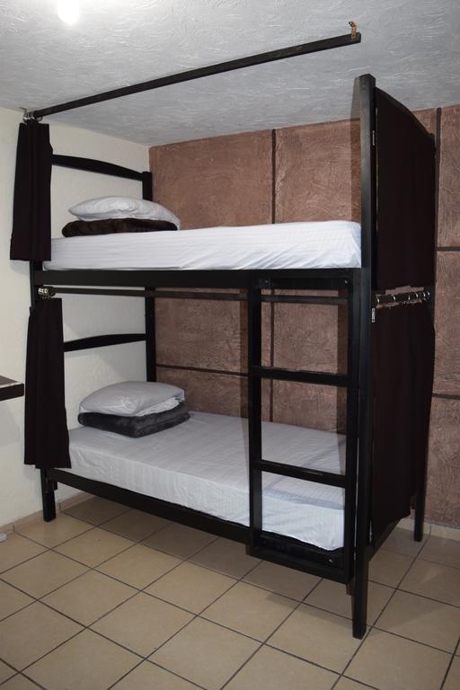 Hostal Yapa León Esterno foto