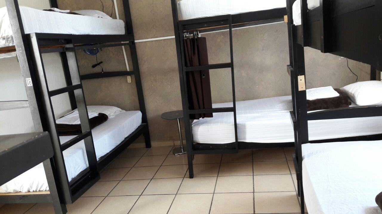 Hostal Yapa León Esterno foto