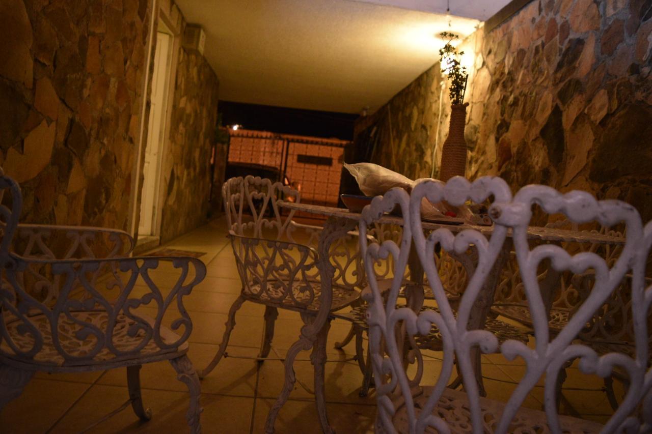 Hostal Yapa León Esterno foto