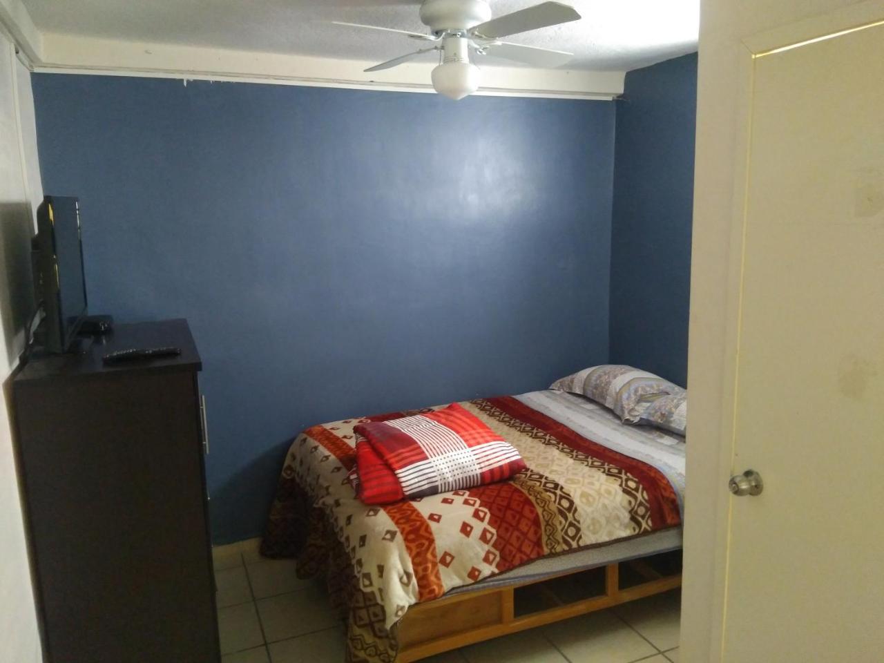 Hostal Yapa León Esterno foto